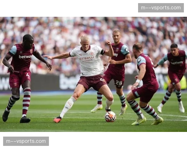 西汉姆联密集防守策略奏效 客场逼平曼城展现战术执行力
